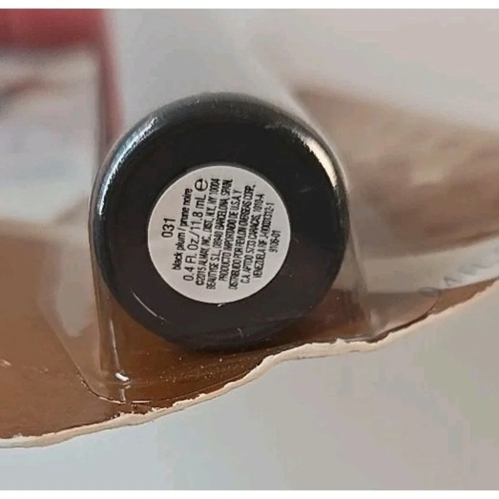 ALMAY INTENSE I-COLOR VOLUMIZING‎ MASCARA - 031 BLACK PLUM